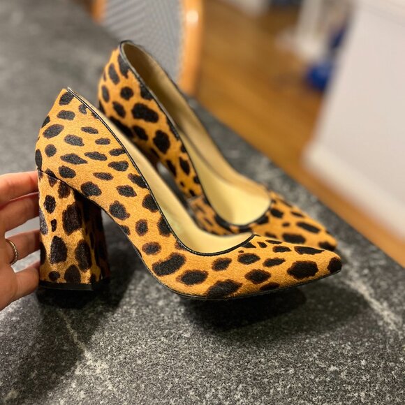 Vince Camuto Talise Leopard Print Pointed Block-Heel Pumps 6.5 - Picture 4 of 7